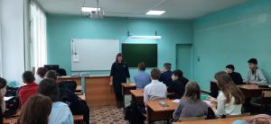 В школе № 15 города Кузнецка прошла профилактическая беседа о вреде табакокурения и алкоголя.
